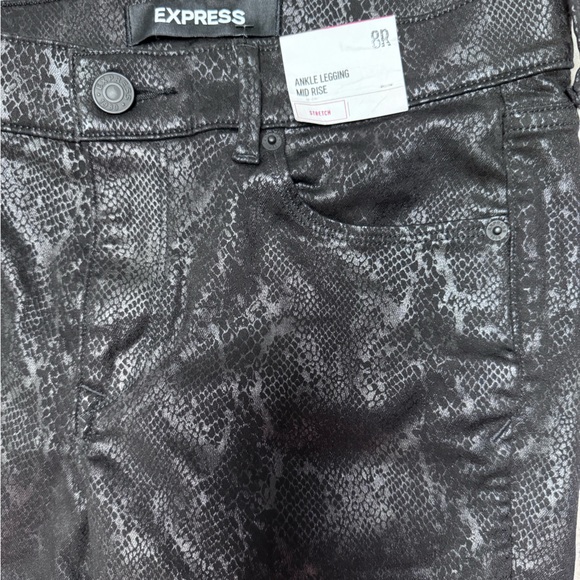 Black and metallic snake print ankle legging mid rise jeans from express - Picture 3 of 3